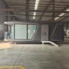 Sala de Recepción con Ruedas Oficina Móvil Fábrica con Características de Decoración Habitación Prefabricada Aislamiento Térmico Cápsula Espacial Inteligente