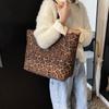 Bolso Retro de Primavera y Verano de Gran Capacidad para Mujer, Nuevo Bolso de Mano para Viaje con Estampado de Leopardo de Moda, Bolso Tote de Temperamento a la Moda para Mujer