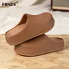 Pantuflas para uso exterior, estilo slip-on para parejas, EVA de alta calidad con textura de arco 3D, pantuflas perforadas de punta cerrada estilo Birkenstock