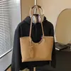Bolsa Tote Simples Nova Primavera para Mulheres de Alta Qualidade para o Dia a Dia Bolsa de Ombro Único Estilo Coreano Versátil Bolsa de Mão de Grande Capacidade