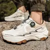 Atacado transfronteiriço de sapatos masculinos novos, incluindo tamanhos grandes, com fechos de fivela rotativa, projetados para esportes ao ar livre, uso casual da moda e caminhada.