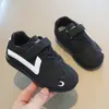 Estação da primavera e do outono, tênis de cano baixo para crianças, sapatos de nicho estilo corrida, tênis casuais para corrida e esportes, super macios e duráveis, fáceis de limpar, sapatos de treino alemães