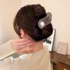 Otoño e invierno Nuevo Clip de felpa de cruz de nube lujo ligero Alto Sentido parte trasera de la cabeza clip de tiburón accesorios para el cabello de moda nicho para mujeres