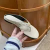 Chanclas Chuyuji retro de suela gruesa para mujer, adecuadas para usar al aire libre, sandalias planas de playa versátiles estilo vacacional de verano 2026