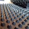 Fabricante de Tablero de Drenaje Parte Superior de Garaje Sótano Filtro de Agua Tablero de Drenaje HDPE Enverdecimiento Plantación Cóncavo y Convexo Tablero de Drenaje de Plástico