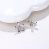 Hebilla para Auriculares Flor de Cinco Pétalos con Estambre Rosa Hebilla para Oreja de Auriculares Bluetooth Inalámbricos Hebilla de Diamante Desmontable Joyería de Moda Decorativa para Mujeres