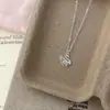 Design Totalmente Cravejado, Versátil e Fashionável Colar de Luxo Leve, Corrente de Clavícula Personalizada, Colar Feminino Doce Geométrico em Forma de Coração Rosa