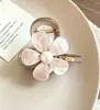 Presilha de Cabelo Flor Estilo Coreano Temperamento para Mulheres Parte de Trás da Cabeça Temperamento Versátil Tamanho Médio Presilha de Garra Acessórios de Cabelo 2026 Nova Presilha Tubarão