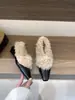 Sapatos com Salto Grosso e Pelo Plush Preto Sapatos Pequenos de Couro Sapatos Femininos Outono e Inverno 2025 Sapatos Quentes de Algodão Mocassins de Bico Quadrado Flats