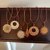 Collar Colgante Trenzado de Cuerda de Cuero y Ratán Estilo Vacaciones Isleñas Bohemias Cadena para Clavícula con un Diseño Único para Mujeres