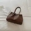 Bolso tote tejido súper popular para mujer, nuevo bolso de moda 2026 para llevar bajo el brazo para el trabajo, bolso de hombro versátil de gran capacidad para el verano