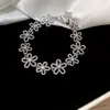 Pulsera Rectangular Europea y Americana Transfronteriza Incrustada con Circonitas, Moderna y Versátil, Adecuada para el Trabajo Diario, con un Diseño de Nicho Elegante y Exquisito, Pulsera de Gama Alta