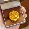 Anillo de aleación de cobre estilo dulce antiguo calado tridimensional ramo rosa grande, anillo índice flor exagerada imitación oro