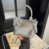 Bolso de Mujer Estilo Coreano Sentido de Alta Gama Bolso de Mano Exquisito 2024 Verano Nuevo plateado Bolso Cruzado Bolso Cesta de Verduras
