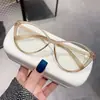 Óculos Plano para Miopia em Formato de Gato Armação Preta Feminino Rosto Limpo Retro Moderno Anti-Luz Azul Armação Plano Gatinho Personalidade Tendência