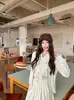 Conjunto de Roupa de Inverno Feminina com Cardigã de Tricô Trançado Cor de Damasco com Gola Redonda e Mangas Longas, Colete sem Mangas e Saia Plissada Curta