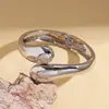 Pulsera Europea y Americana de Metal Pesado Brillante Geométrica Cruz Abierta Nicho de Alta Gama Sencilla Única Joyería de Mano para Mujer