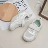 Tênis Casual Infantil 2026 Estilo Primavera/Verão Meninas Malha Respirável Velcro Leve Moderno Cano Baixo Versátil Tênis Forrest Gump