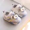 Zapatos de Malla Transpirable para Niñas 2026 Temporada de Primavera Zapatillas Versátiles para Niños con Decoración de Dibujos Animados Suela Suave Antideslizante