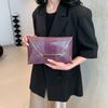 Bolso tipo sobre personalizado de estilo europeo y americano, moderno y nuevo, informal, de primavera 2024, bolso de mujer sencillo de estilo occidental a la moda