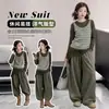 Conjunto de Ropa de Otoño para Niñas 2026 Nuevo de Moda Chal Rayado Falso Dos Piezas Top de Manga Larga y Pantalón con Falda Conjunto de Tres Piezas