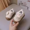 Primeros zapatos para caminar de niña, estilo conejito dulce, versión coreana de zapatos casuales de moda para niñas, zapatos infantiles otoño 2026
