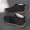Zapatos de algodón de caña alta nuevos para invierno 2026 con suelas suaves, antideslizantes, forrados de felpa, engrosados, ligeros, casuales, modernos, botas de nieve para mamás