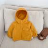 Traje para niño primavera y otoño bebé estilo coreano abrigo con capucha moderno para bebé niño niña salida versátil conjunto superior