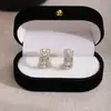 Ilha Crepúsculo~ Brincos de Diamante Cinza Tcheco Importado Micro-Incustados Finamente Brilhantes Estilo Coreano Ins Leve Luxo Brincos Geométricos Exquisitos