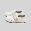 Sapatos Birkenstock retrô populares para mulheres, novo estilo outono 2026, sapatos rasos casuais de moda, slip-on, versáteis