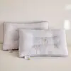 2026 Nuevo Modelo Bordado "Hazte Rico Pronto" Almohada Cervical con Forma, Almohada para Estudiantes, Núcleo de Almohada para Adultos