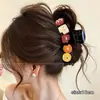 Pinza para el pelo de alta gama estilo coreano, pinza para el pelo de color block de dibujos animados para la parte trasera de la cabeza, pinza de tiburón grande versátil 2026 nueva para mujer