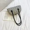 Colección nueva 2026: un bolso fresco, dulce y sofisticado con colores contrastantes, un bolso de hombro estilo Boston y un bolso tote para mujer