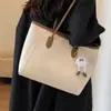 Bolso Tote Transfronterizo Nuevo de Gran Capacidad para Mujer Otoño/Invierno 2025 Bolso de Hombro Único para el Trabajo Bolso de Mano Versátil con Temperamento Bolso Grande de PU