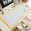 Alfombrilla de ratón calefactable de color crema, calentador de escritorio extragrande, diseño elegante para chicas, adecuada para escritorios de computadora de oficina, proporciona calor para las manos en invierno