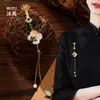 Estilo Nacional Concha Natural Ruyi Yanliu Cheongsam Botonadura Prensada Nueva Chinoiserie Retro Elegante Colgante de Borla Nuevo Broche para Mujer
