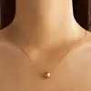 Collar Nuevo para Mujer Transfronterizo, Responsivo a Todas las Solicitudes, Cadena Hueso de Serpiente con Bola Pequeña de Oro, Collar de Acero de Titanio, Joyería Versátil Simple y Personalizada para Mujer