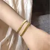 Pulseira Minimalista Italiana em Prata Pura S925 Enrolada com Fio, com Acabamento de Alta Qualidade, Design Escovado Moderno, Joia Versátil para Mulheres