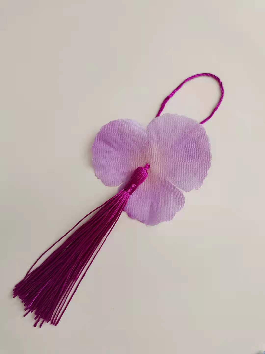 深紫花瓣流苏