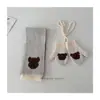 Versión Coreana 2025 del Nuevo Conjunto de Dos Piezas de Bufanda y Guantes de Oso para Niños, Invierno, Lindo, Estilo Ins, Traje de Oso Jacquard
