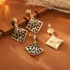 Falda de Moda con Estampado de Leopardo, Aretes en Forma de Corazón, Estilo Vintage Dorado, Joyería Transfronteriza Creativa Clásica de Nicho