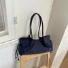 Bolsa Tote de Viagem Leve Nova Primavera/Verão 2026 Design de Nicho Personalizado Bolsa de Ombro de Grande Capacidade para Mulheres Bolsa de Mão