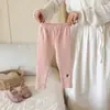 Leggings para meninas, nova coleção de outono, grossas e elásticas, estilosas e versáteis, perfeitas para usar ao ar livre, calças compridas justas
