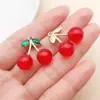 Colgante de Cereza con Pedrería Base Dorada Corazón de Diamante Rojo Encanto de Cereza Accesorios para Pendientes Pulseras Llaveros DIY Venta al por Mayor