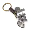 Llavero de cuero simple retro personalizado más vendido con colgante de cuerno de metal, llavero creativo para coche, regalo para parejas