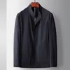 Jaqueta Masculina 2026 Primavera e Outono Novo Estilo Gola Alta Design Adesivo Sem Costura Jovem Luxo Casual de Negócios Jaqueta Fina