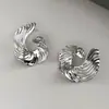 Pendientes Redondos Tridimensionales Irregulares Exagerados de Textura Simple Abstracta Plateados Europeos y Americanos para Mujer Pendientes de Botón con Sentido de Diseño de Nicho