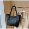 Bolsa Grande Capacidade Estilo Hong Kong Feminina 2025 Outono e Inverno Nova Chegada Bolsa de Ombro Fashionável Elegante Bolsa de Mão Tote para o Dia a Dia