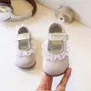 Sapatos de Princesa Femininos Modernos com Renda 2026 Primavera e Outono Novos Estilo Coreano Sapatos Infantis Rasos de Couro com Solado Macio