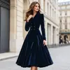 Vestido Europeo Francés de Lujo Ligero de Terciopelo Azul Oscuro Solapa Doble Botonadura Doble Dobladillo Amplio Falda de Paraguas Tacto de Alta Gama Vestido de Banquete